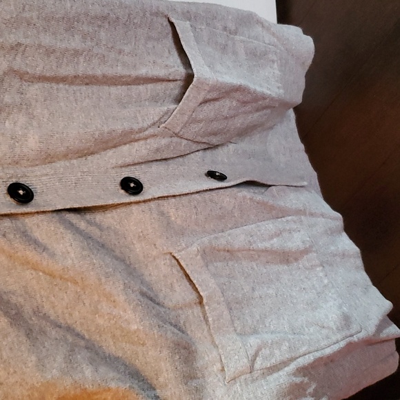 American Eagle Cardigan - Picture 2 of 3